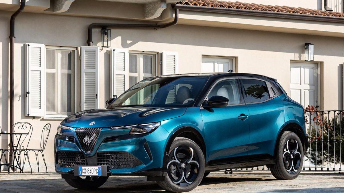 Alfa Romeo Junior Ibrida Q4 – 2025