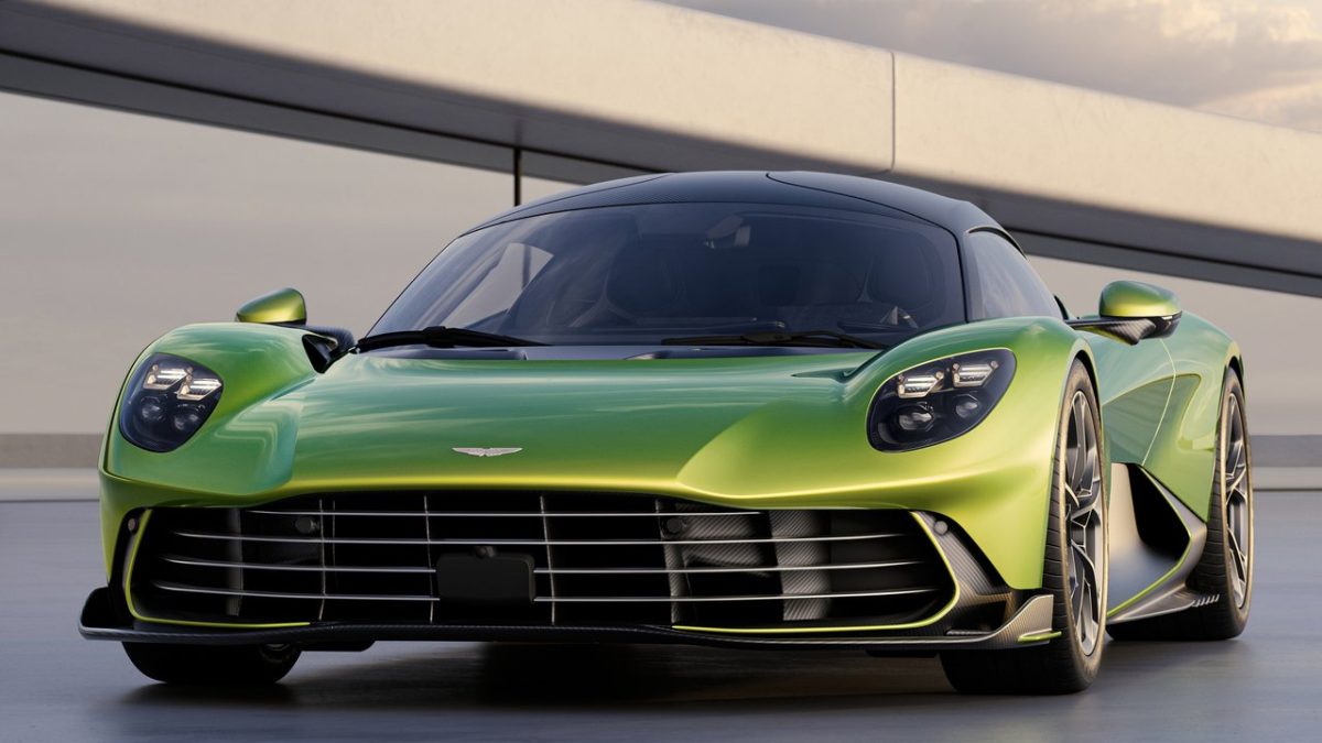 Aston Martin Valhalla – 2026