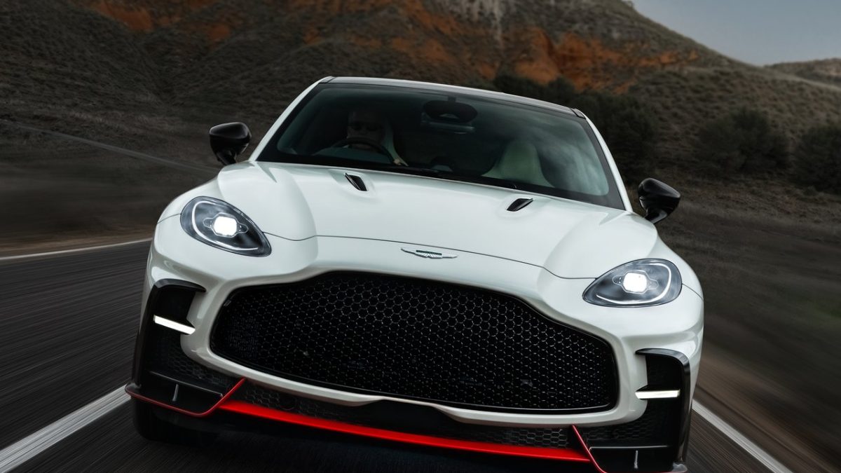 Aston Martin DBX S – 2026